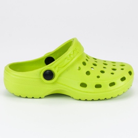 Gröna gummi-flip-flops