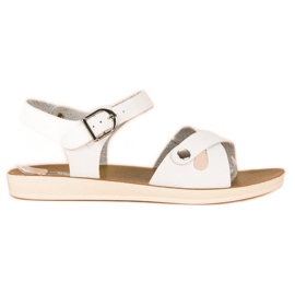 Vita sandaler med spänne