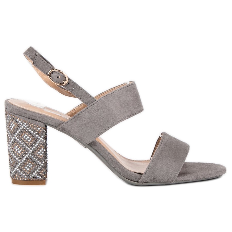 Snygga sandaler med pärlor grå