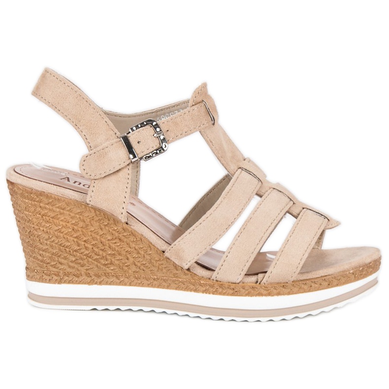 Beige sandaler med kil