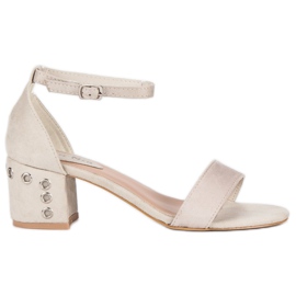 Nio Nio Mockasandaler på en stolpe brun