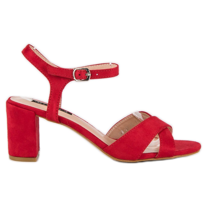 Milaya Röda sandaler på en stolpe