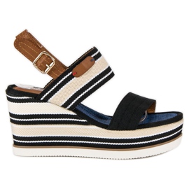 Ribbstickade sandaler svart