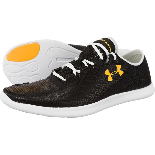 Under Armour In StudioLux Low Fresh 001 svart