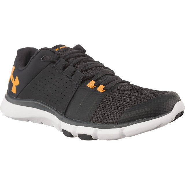 Under Armour Strive 7 104 svart