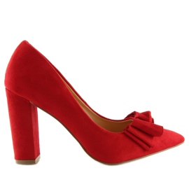 Pumpar på röd stolpe SY42 Röd