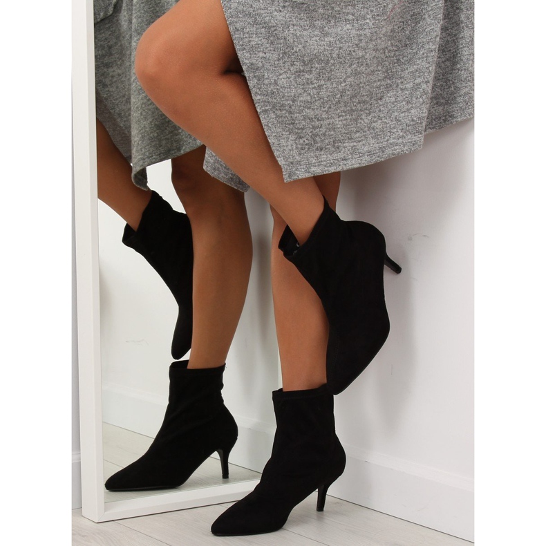 Svart F183 Svarta stövlar på stift