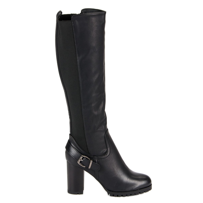 Matchande stövlar på stolpen svart