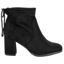 Högklackade stövlar i mocka svart