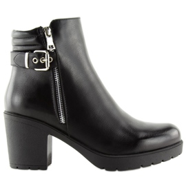 Svarta stövlar med bred klack NS027P Svart