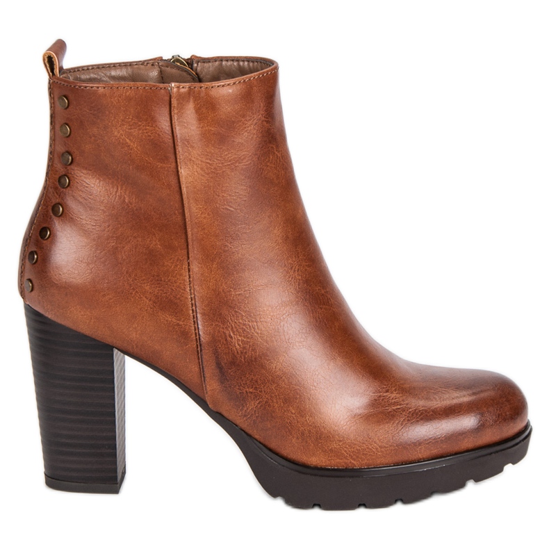 Filippo Bruna stövlar på ett inlägg