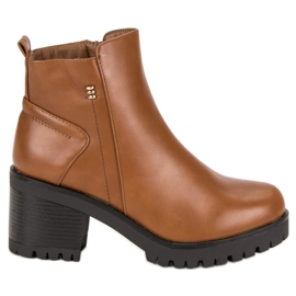 Kamelhöga klackar brun