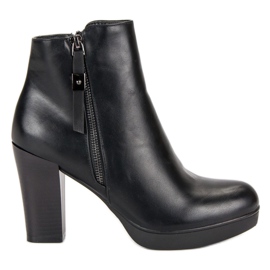 Klassiska stövlar på vinceza -stolpen svart