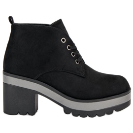 Lätta högklackade stövlar svart