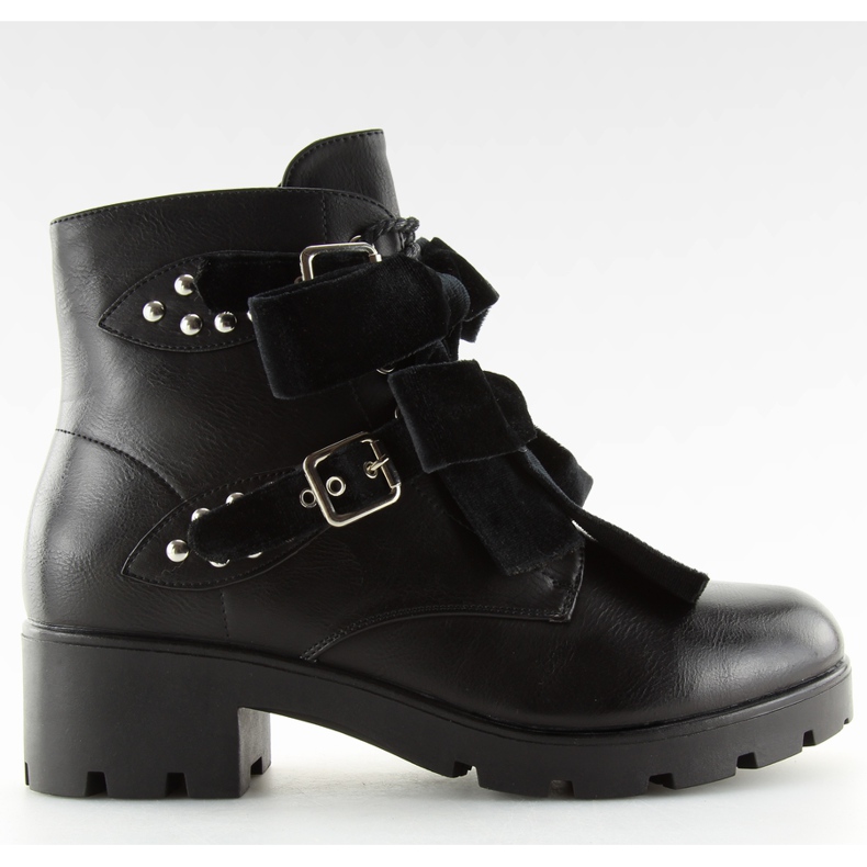 Svarta stövlar med dubbar svart A1208 svart