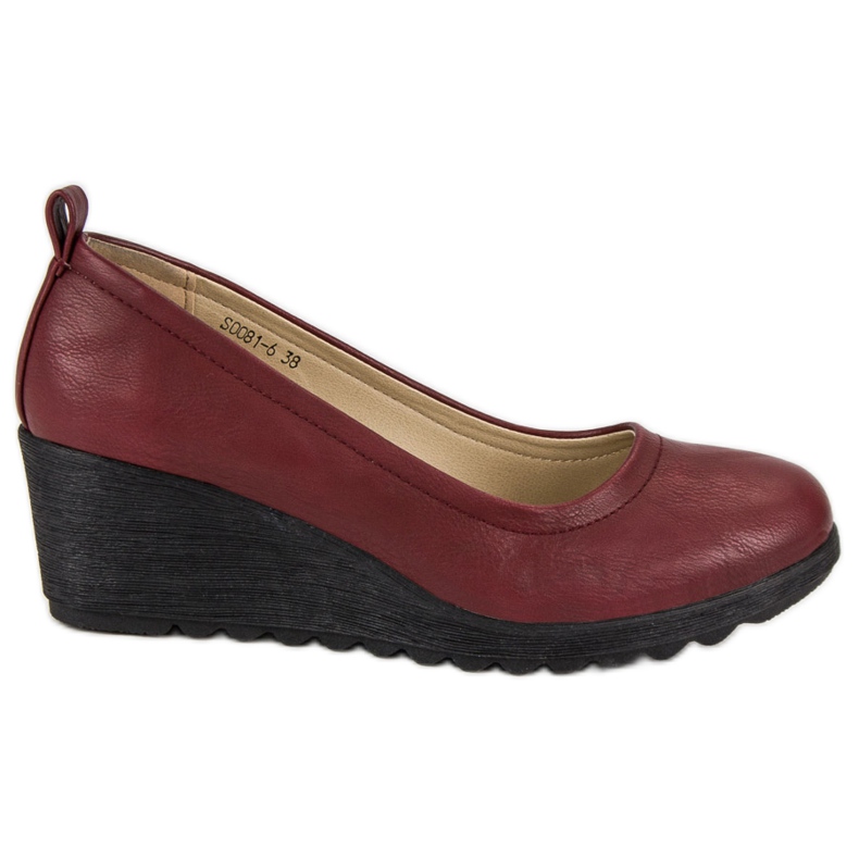 J. Star Röda pumpar på en kil