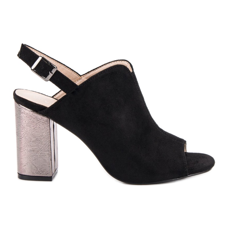 Byggda sandaler på en VINCEZA -bar svart