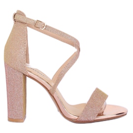 Sandaler på den rosa posten NC791 Champagne