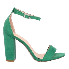 Gröna sandaler på stolpen Y2385-27 Grön