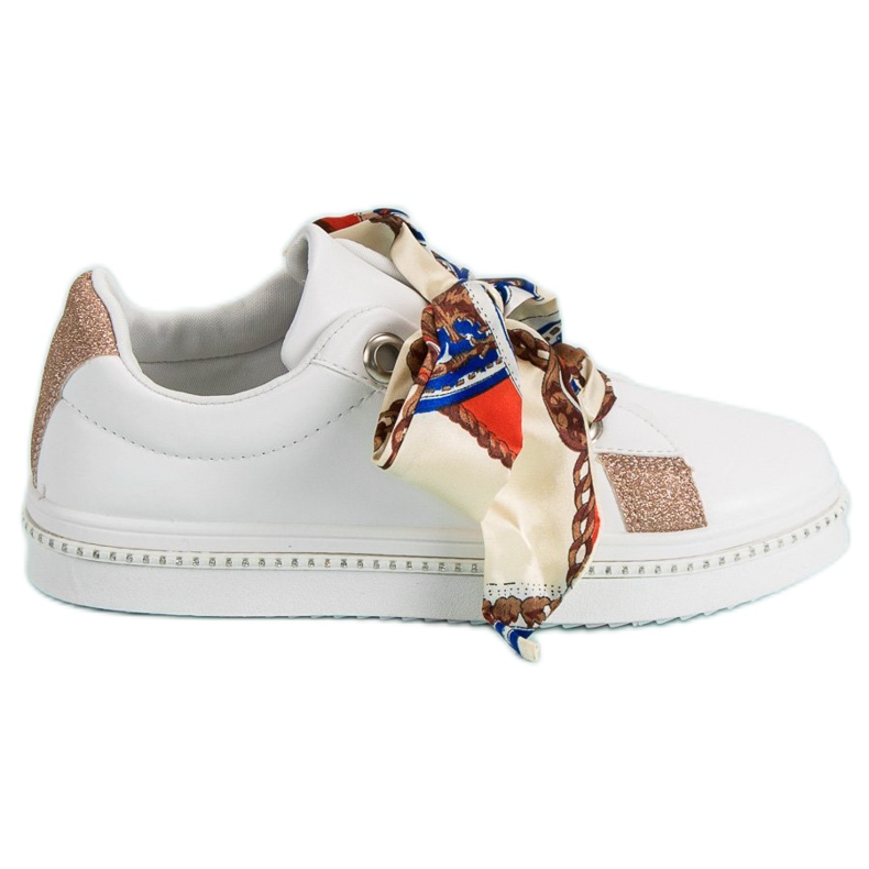 Sportskor bundna med ett band vit