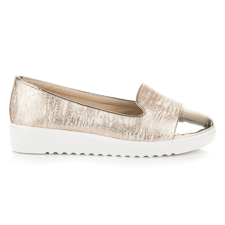 Nio Nio Golden Lords på plattformen gyllene