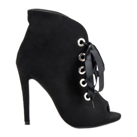 Bestelle Knutna stövlar med öppen tå svart