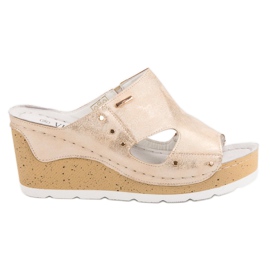 VINCEZA Sandaler med kil gyllene