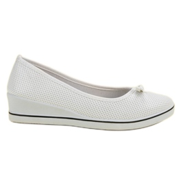 Sports Ballerina På En Kil vit