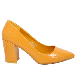 Pumpar på den gula stolpen LE061P Gul