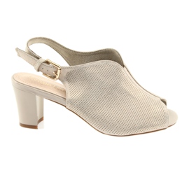 Sandaler på Sergio Leone 800 -stolpen beige gyllene