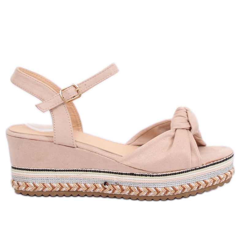 Beige sandaler på kilklack B126 Beige