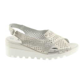 Gyllene damsandaler på kilen Filippo 729