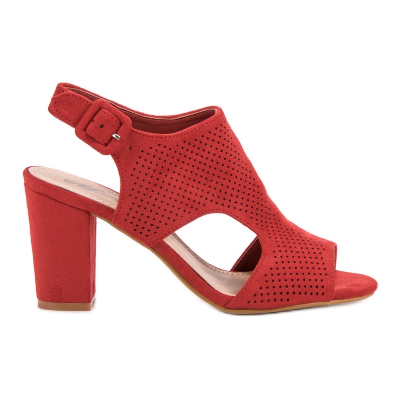 Openwork sandaler på ett inlägg röd