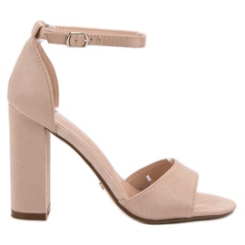 Ideal Shoes Bekväma högklackade sandaler brun