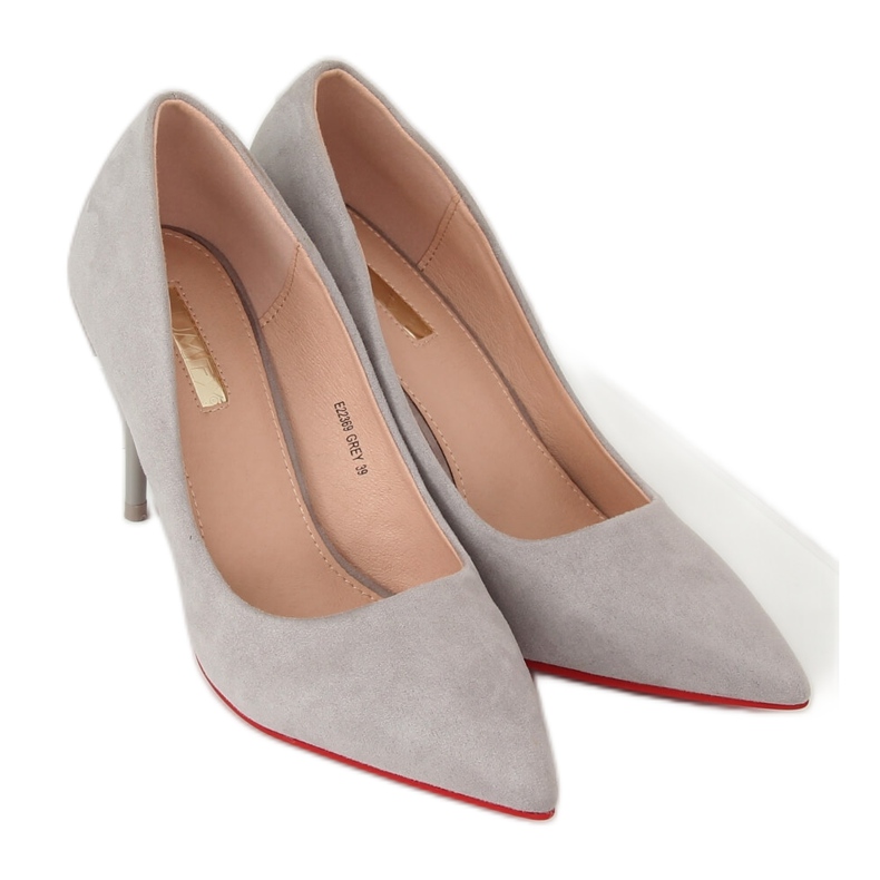 Pumpar på en grå E22369 Grå stift