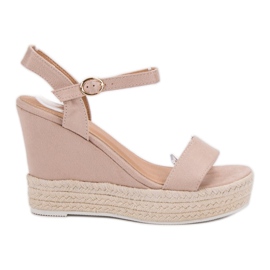 Ideal Shoes Snygga kilsandaler beige
