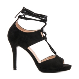 SHELOVET Knutna klackar med öppen tå svart