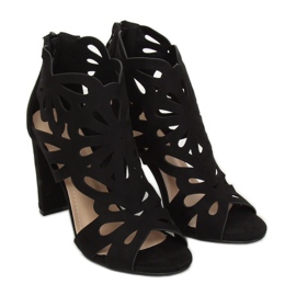Svarta openwork-stövlar AT-0657-L Svart