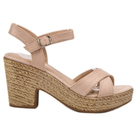 Queentina Sandaler På En Bar brun