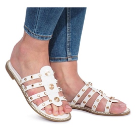 Vita tofflor med Rabelle dubbar