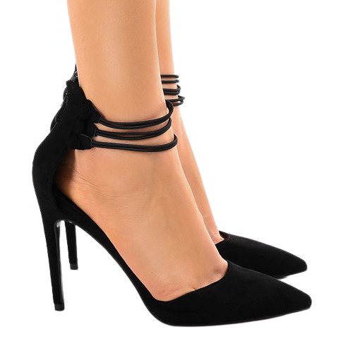 Svarta pumpar på en stift 6941-P