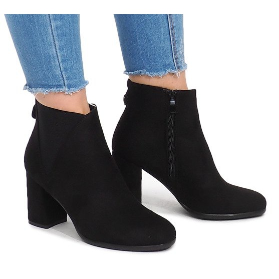 Eraser HQ-8A813-1 Svarta stövlar på ett inlägg