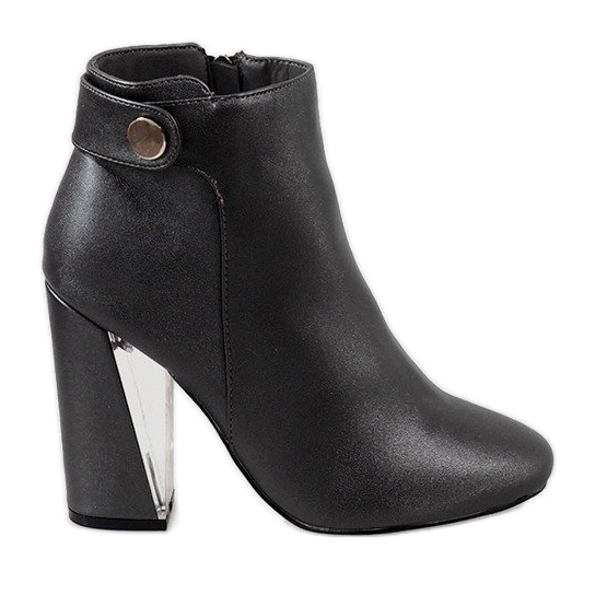 Grå stövlar på stolpen MJ1515