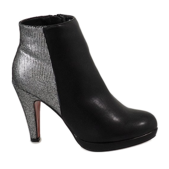 Svarta stövlar på hög klack 16-92