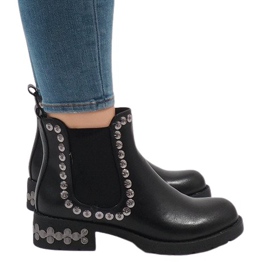 SDS Svarta isolerade stövlar med dubbar 7387-PA