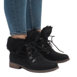 Svarta, isolerade pälsstövlar B9816-KB