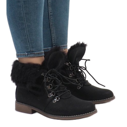 Svarta, isolerade pälsstövlar B9816-KB