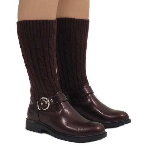 Röda isolerade stövlar E-4939