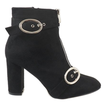 Svarta stövletter i mocka på F818 -stolpen