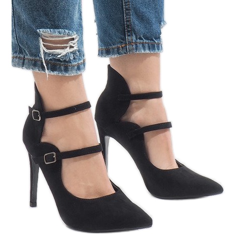 Svarta stövlar på en hög klack 6613-5